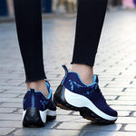 Atmungsaktiver fliegender gewebter Strick-Sneaker für Damen