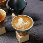 Retro-Kaffeetasse aus Keramik